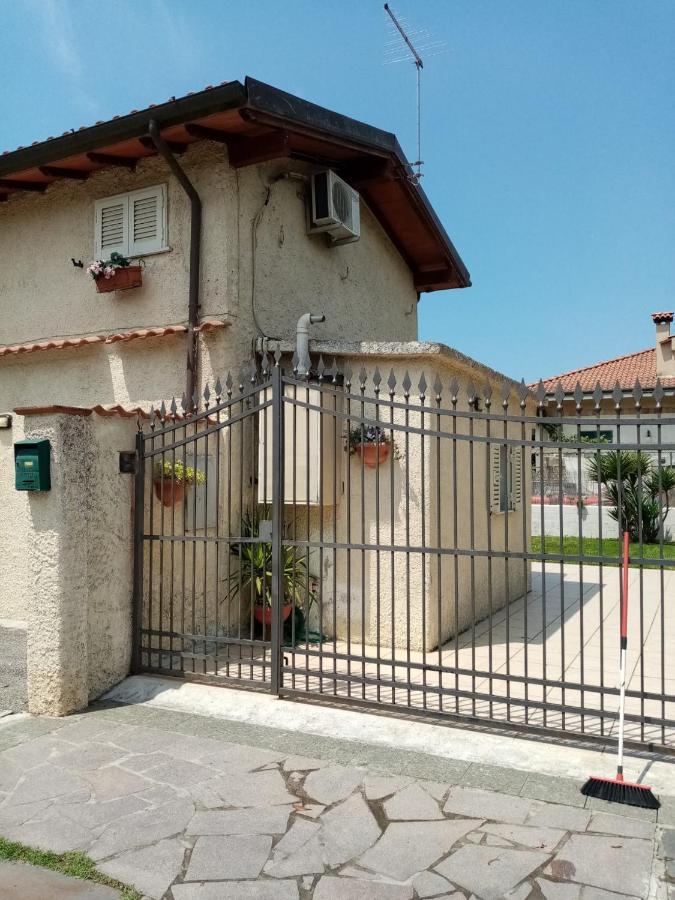 Casa Al Mare Villa Маса Екстериор снимка